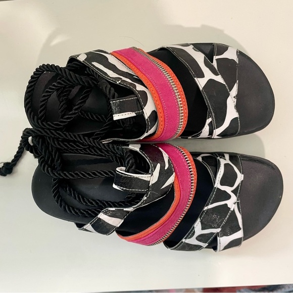 Chunky Platform Mixed Media Sandals With Tie Up Cow Print and Pink Size 8 - Picture 4 of 7